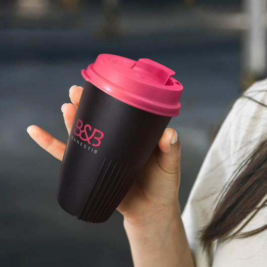Contrast Travel Cups Feature